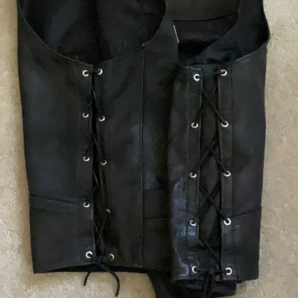 Walter Dyer Genuine Leather Biker Vest with Buffalo Nickel Snaps - Picture 13 of 14